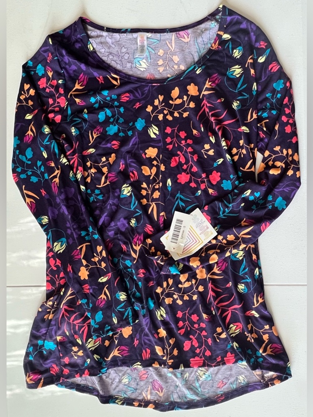 Lularoe Lynnae Tee - Size Small